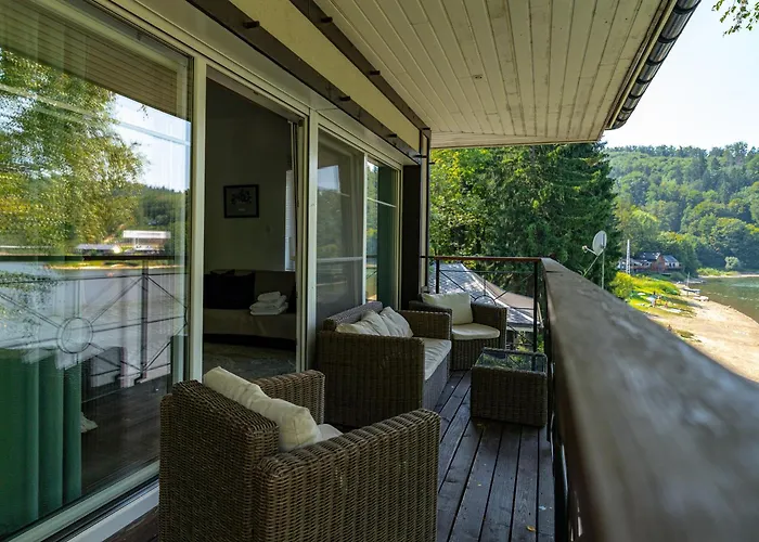 Sloneczny Dom Nad Jeziorem Bystrzyckim 빌라 *